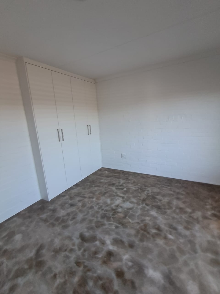 2 Bedroom Property for Sale in Britannia Bay Western Cape